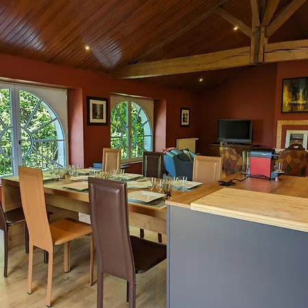 منزل ريفي Grande Maison Avec Piscine Privee, Wifi Et Animaux Acceptes Pour 15 Pers. - Fr-1-653-282 Pranzac